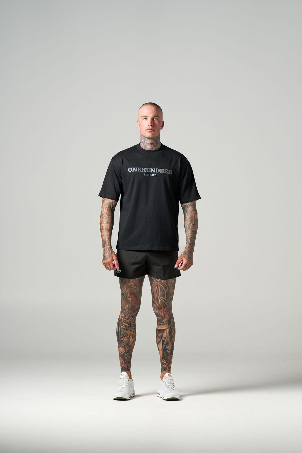 CLASSIC Oversized Tee - black