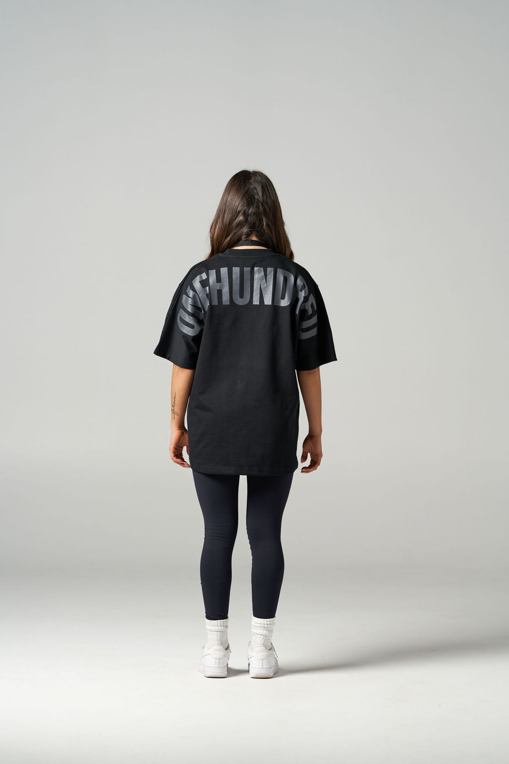 CLASSIC Oversized Tee - black